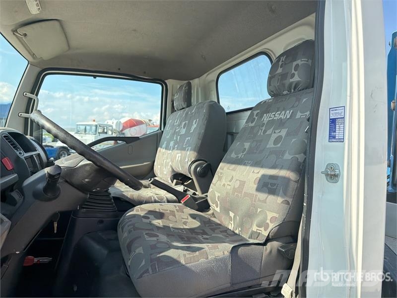 Nissan PNT205 20 m on Nissan Cabstar NT400 Bucket Truck Avtokošare