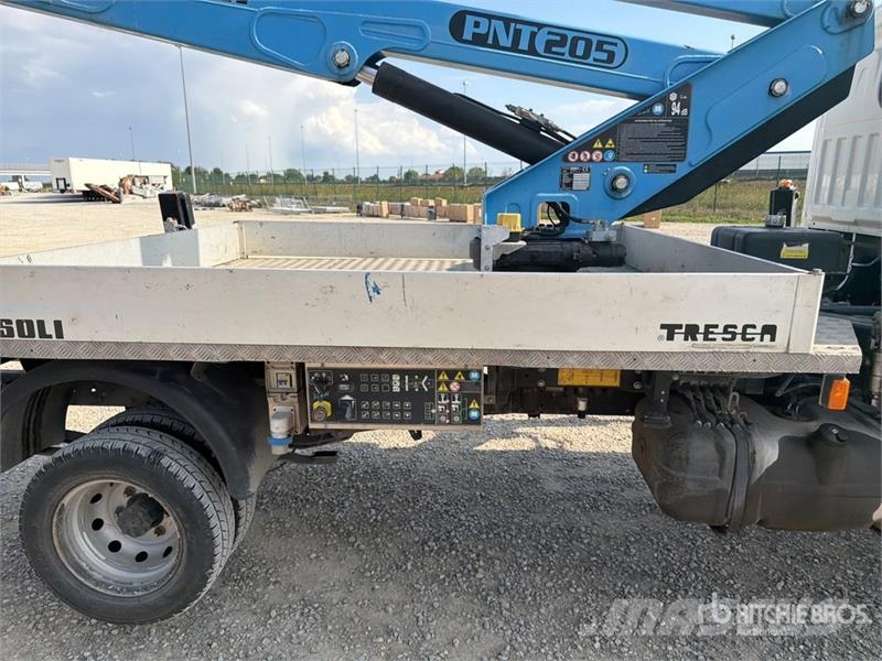 Nissan PNT205 20 m on Nissan Cabstar NT400 Bucket Truck Avtokošare