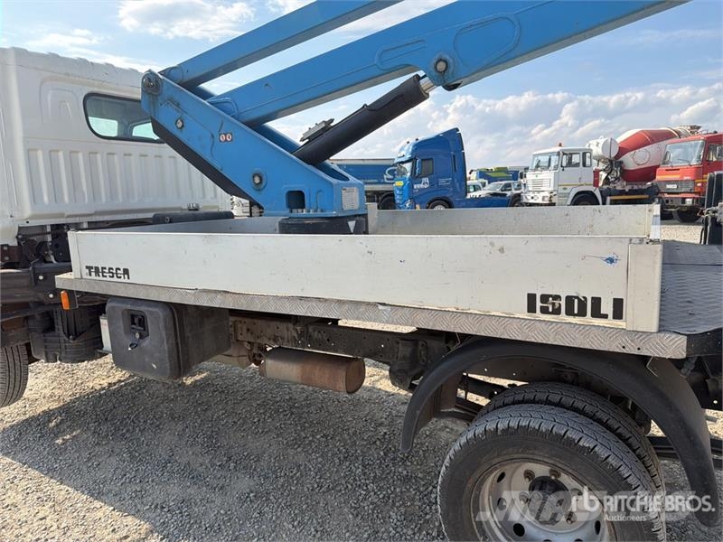 Nissan PNT205 20 m on Nissan Cabstar NT400 Bucket Truck Avtokošare