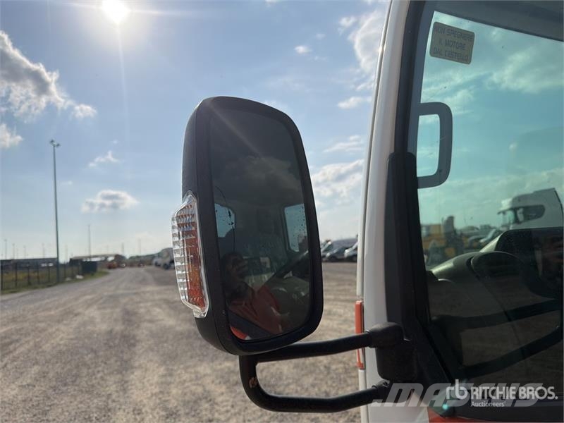 Nissan PNT205 20 m on Nissan Cabstar NT400 Bucket Truck Avtokošare