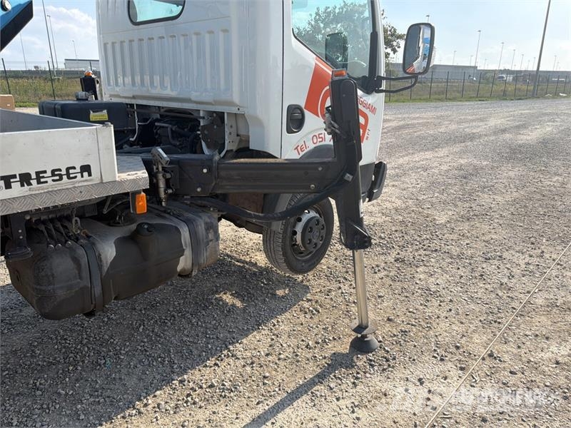 Nissan PNT205 20 m on Nissan Cabstar NT400 Bucket Truck Avtokošare