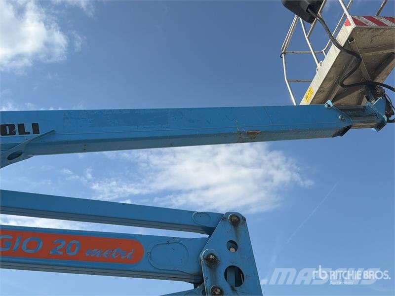 Nissan PNT205 20 m on Nissan Cabstar NT400 Bucket Truck Avtokošare