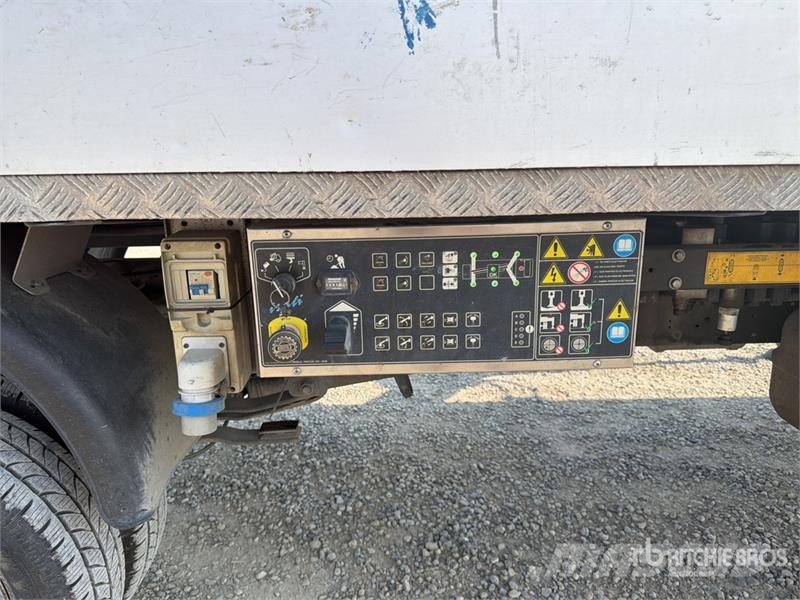 Nissan PNT205 20 m on Nissan Cabstar NT400 Bucket Truck Avtokošare