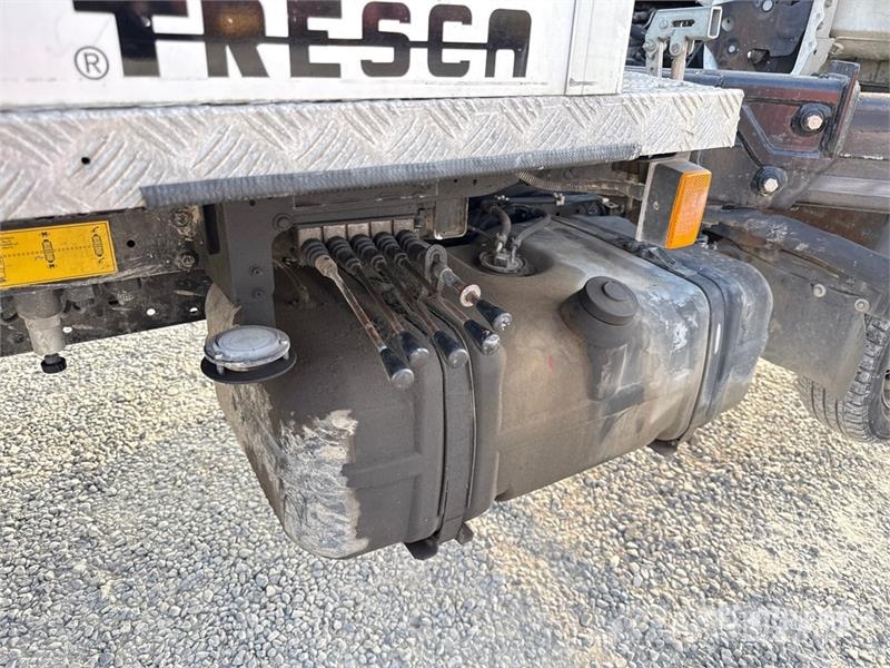 Nissan PNT205 NHD 18.1 m on Nissan Cabstar 35.12 Bucket T 트럭 탑재 고소작업대