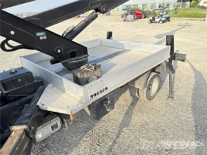 Nissan PNT205 NHD 18.1 m on Nissan Cabstar 35.12 Bucket T 트럭 탑재 고소작업대