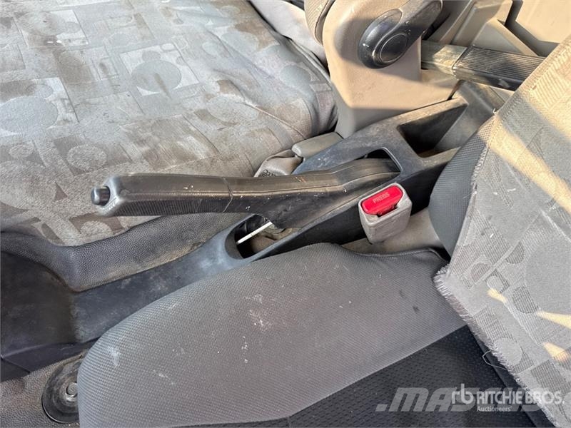 Nissan PNT205 NHD 18.1 m on Nissan Cabstar 35.12 Bucket T 트럭 탑재 고소작업대