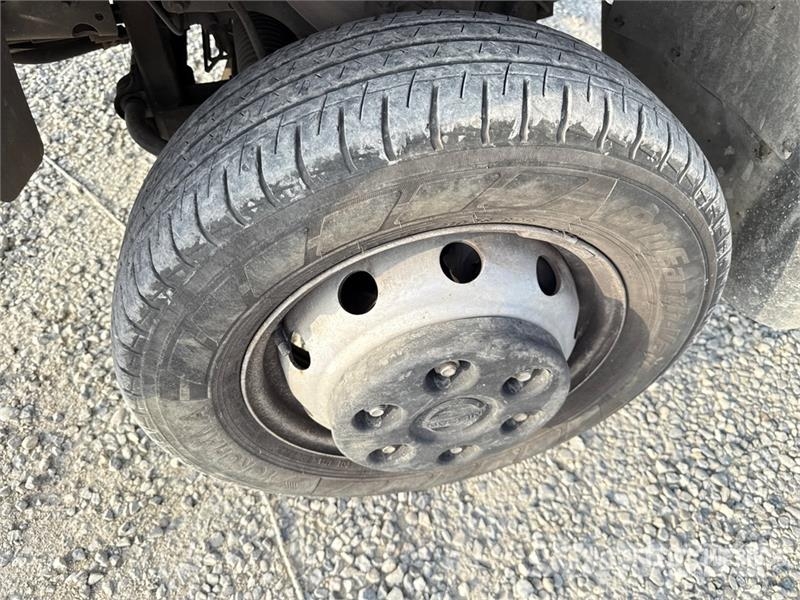 Nissan PNT205 NHD 18.1 m on Nissan Cabstar 35.12 Bucket T 트럭 탑재 고소작업대