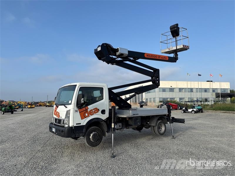 Nissan PNT205 NHD 18.1 m on Nissan Cabstar 35.12 Bucket T 트럭 탑재 고소작업대