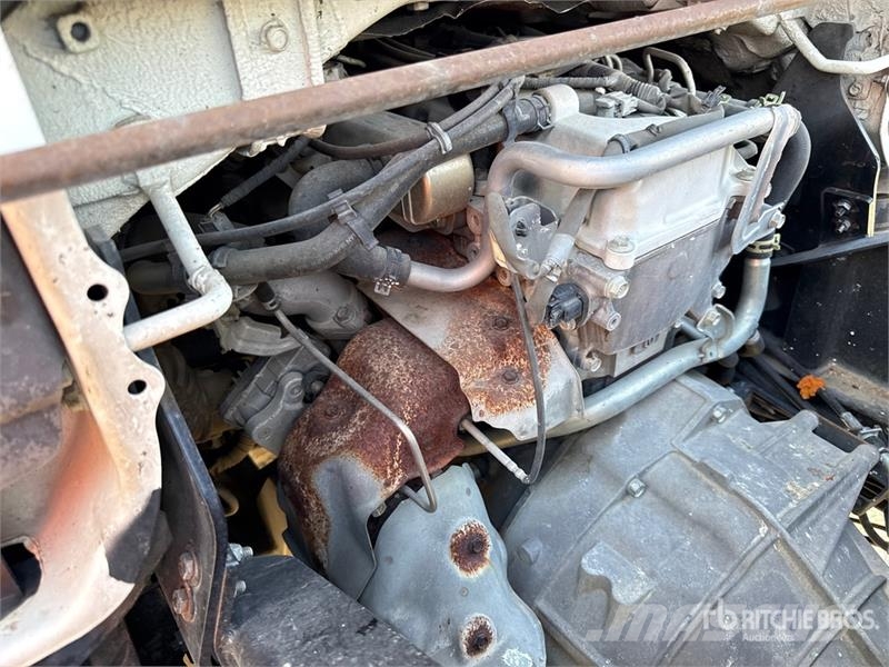 Nissan PNT205 NHD 18.1 m on Nissan Cabstar 35.12 Bucket T 트럭 탑재 고소작업대
