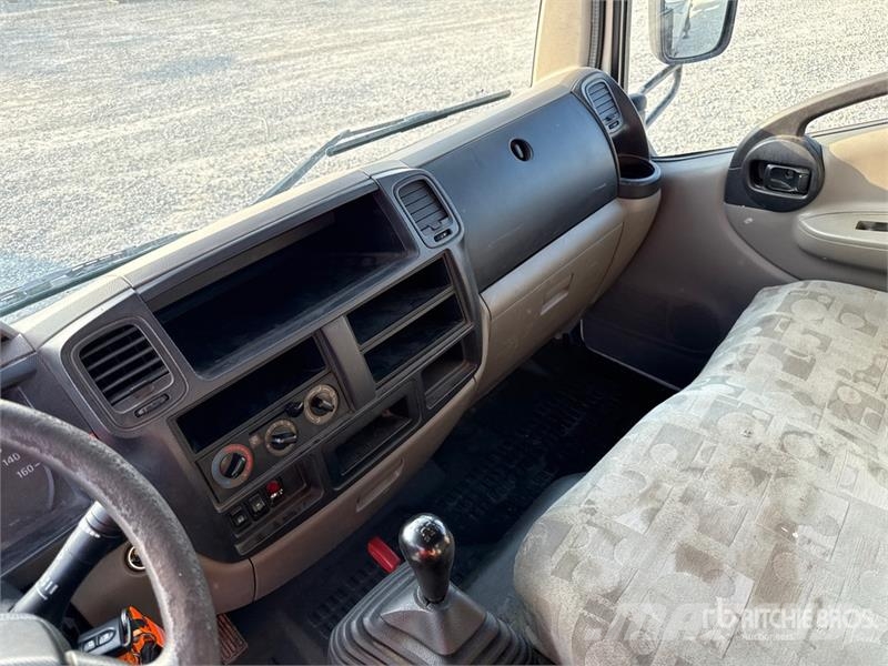 Nissan PNT205 NHD 18.1 m on Nissan Cabstar 35.12 Bucket T 트럭 탑재 고소작업대