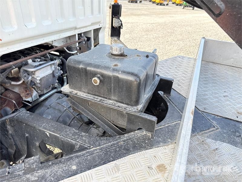 Nissan PNT205 NHD 18.1 m on Nissan Cabstar 35.12 Bucket T 트럭 탑재 고소작업대