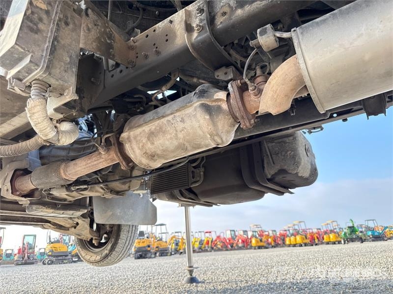 Nissan PNT205 NHD 18.1 m on Nissan Cabstar 35.12 Bucket T 트럭 탑재 고소작업대