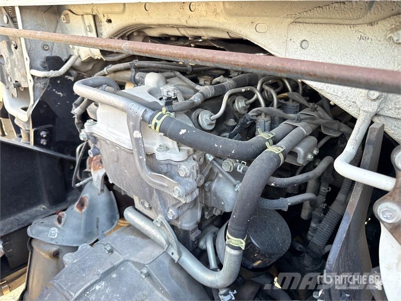 Nissan PNT205 NHD 18.1 m on Nissan Cabstar 35.12 Bucket T 트럭 탑재 고소작업대