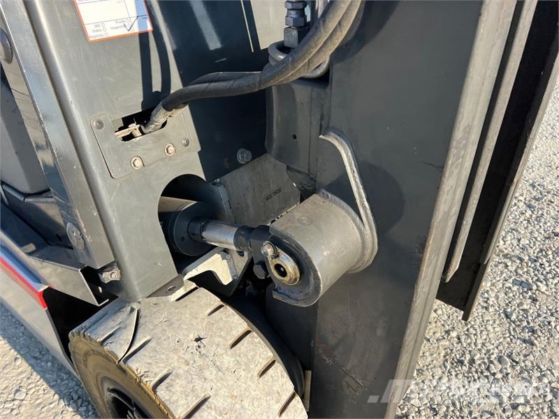Nissan Q02L25CU 2500 kg Electric Forklift バッテリーフォークリフト