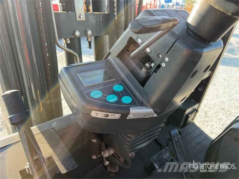 Nissan Q02L25CU 2500 kg Electric Forklift バッテリーフォークリフト