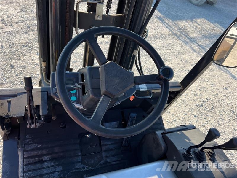 Nissan Q02L25CU 2500 kg Electric Forklift バッテリーフォークリフト