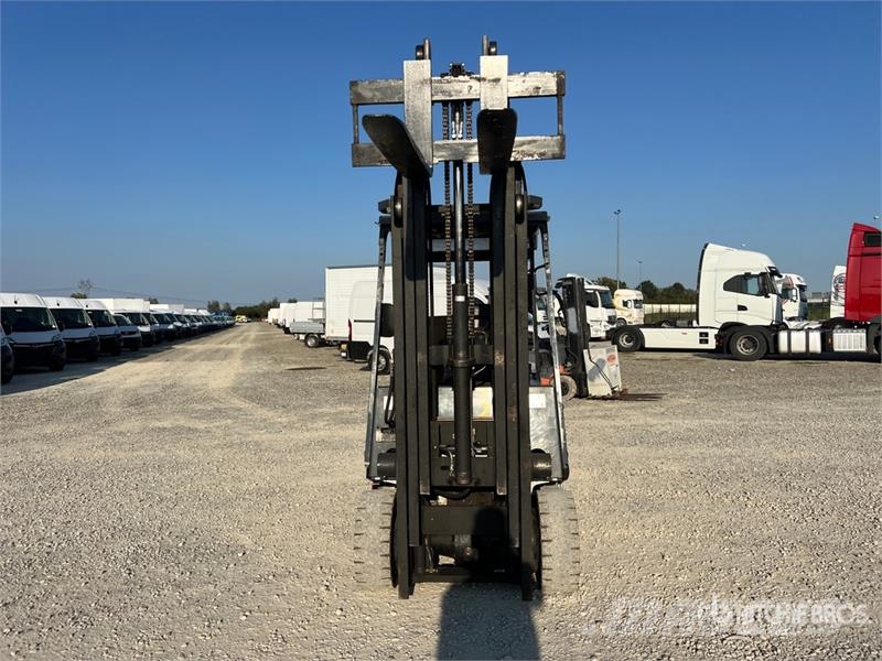 Nissan Q02L25CU 2500 kg Electric Forklift バッテリーフォークリフト