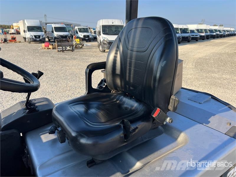Nissan Q02L25CU 2500 kg Electric Forklift バッテリーフォークリフト