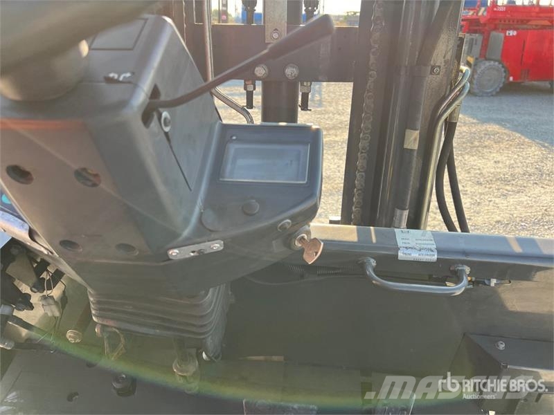 Nissan Q02L25CU 2500 kg Electric Forklift バッテリーフォークリフト