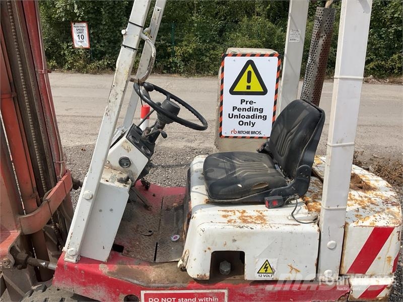 Nissan QF01A15U 1500 kg Forklift (Inoperable) شاحنات ذات رافعات شوكية - أخرى