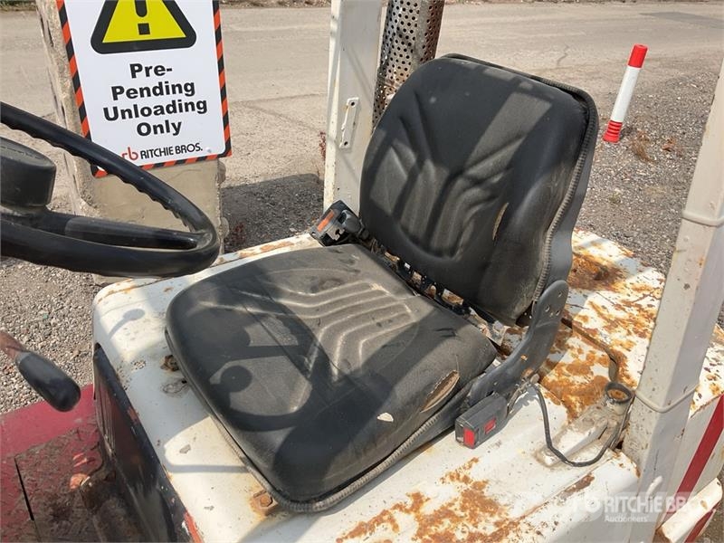 Nissan QF01A15U 1500 kg Forklift (Inoperable) شاحنات ذات رافعات شوكية - أخرى