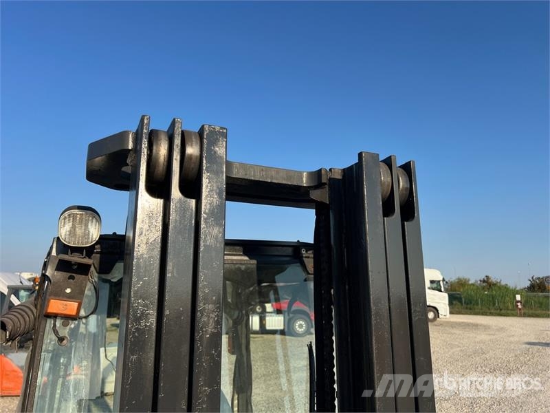 Nissan QX25 2500 kg Electric Forklift バッテリーフォークリフト
