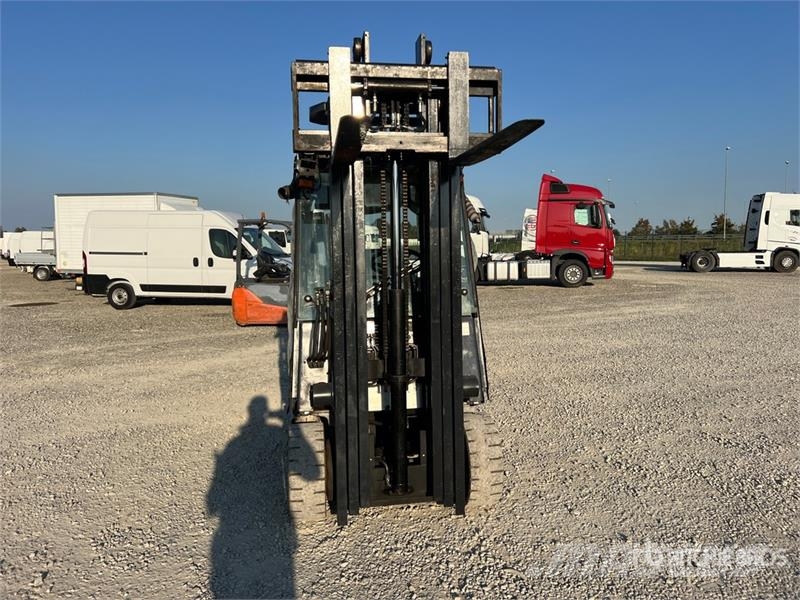 Nissan QX25 2500 kg Electric Forklift バッテリーフォークリフト