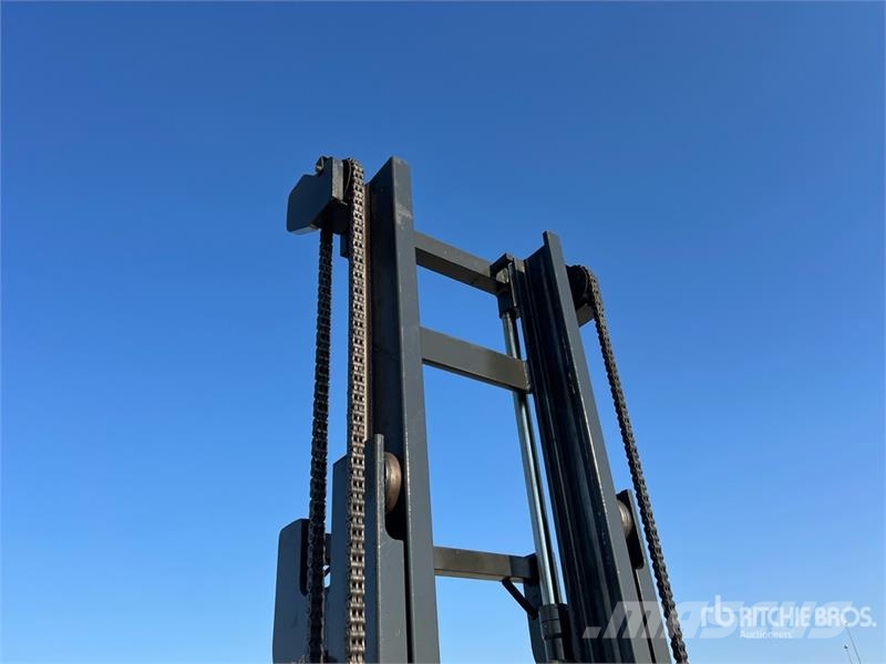 Nissan QX25 2500 kg Electric Forklift バッテリーフォークリフト