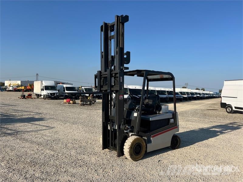 Nissan QX25 2500 kg Electric Forklift バッテリーフォークリフト