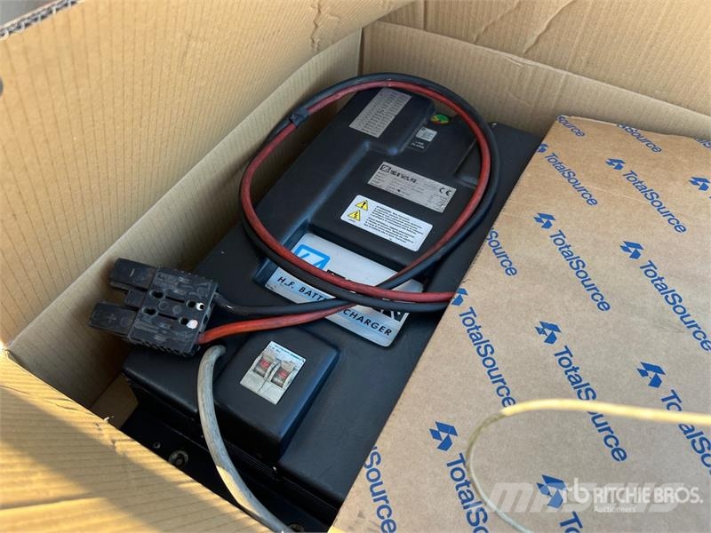 Nissan QX25 2500 kg Electric Forklift バッテリーフォークリフト