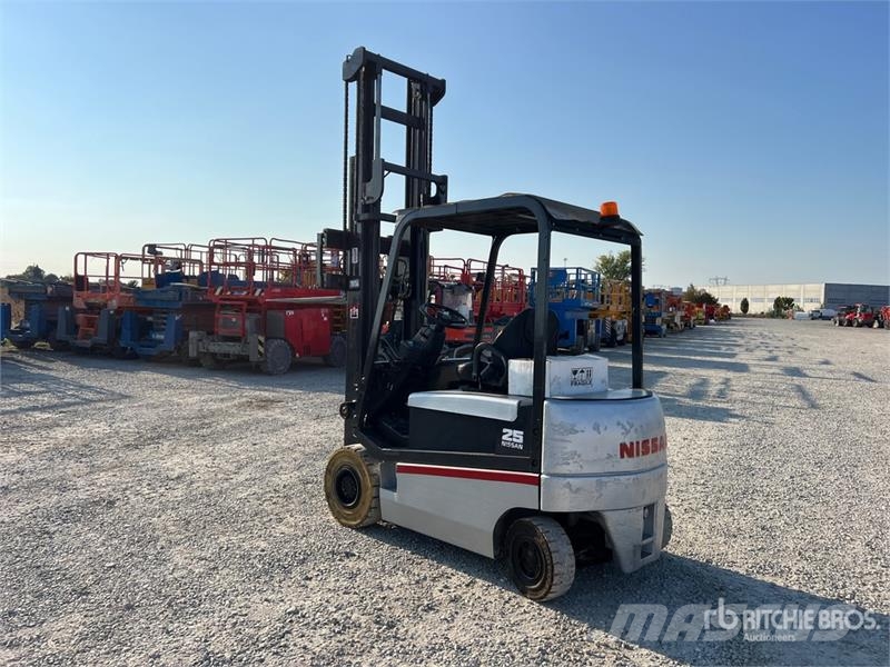 Nissan QX25 2500 kg Electric Forklift バッテリーフォークリフト