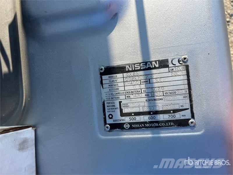 Nissan QX25 2500 kg Electric Forklift バッテリーフォークリフト
