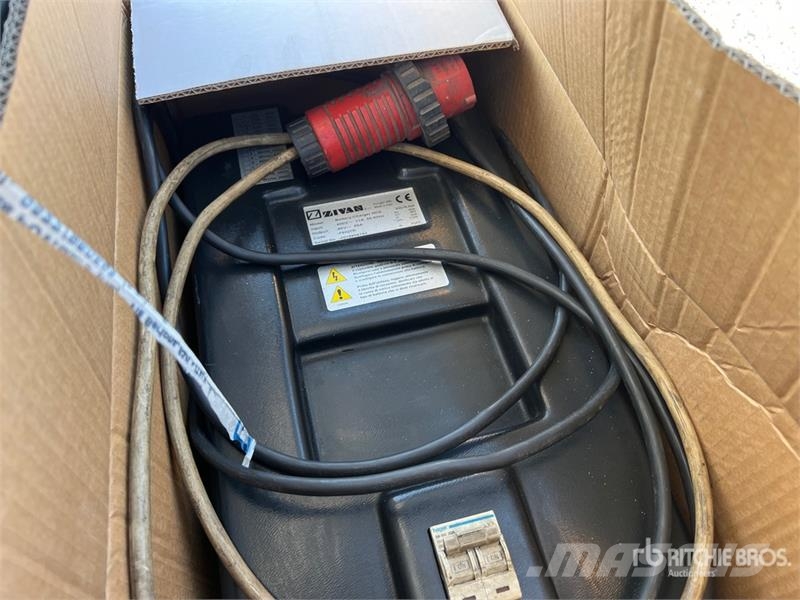 Nissan QX25 2500 kg Electric Forklift バッテリーフォークリフト