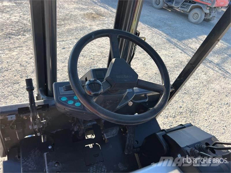 Nissan QX25 2500 kg Electric Forklift バッテリーフォークリフト