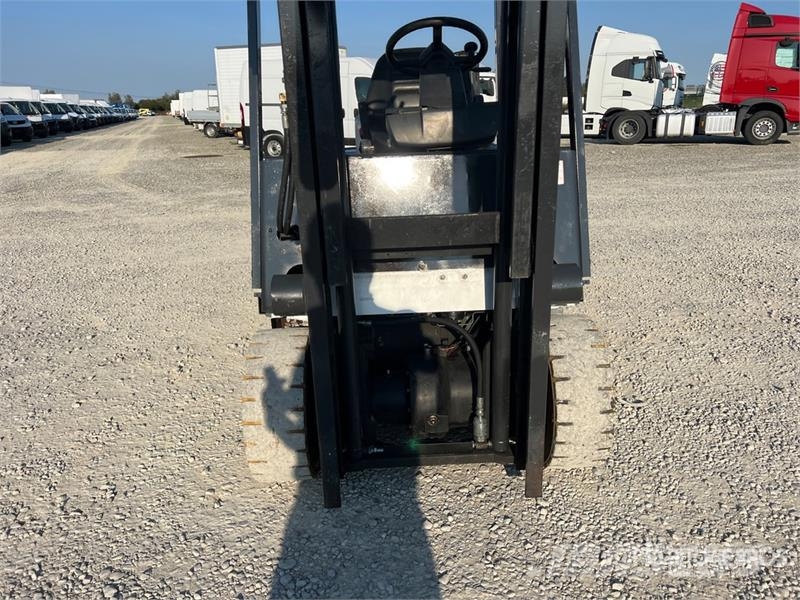 Nissan QX25 2500 kg Electric Forklift バッテリーフォークリフト