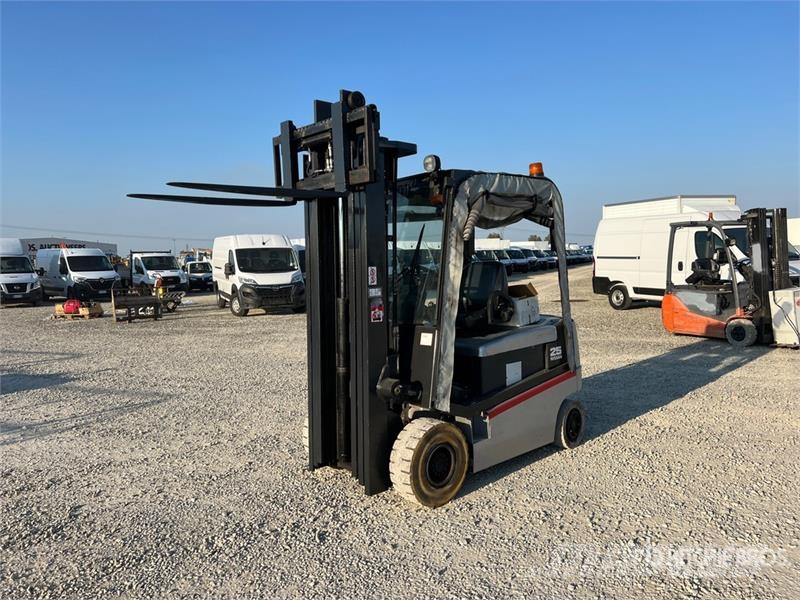 Nissan QX25 2500 kg Electric Forklift バッテリーフォークリフト