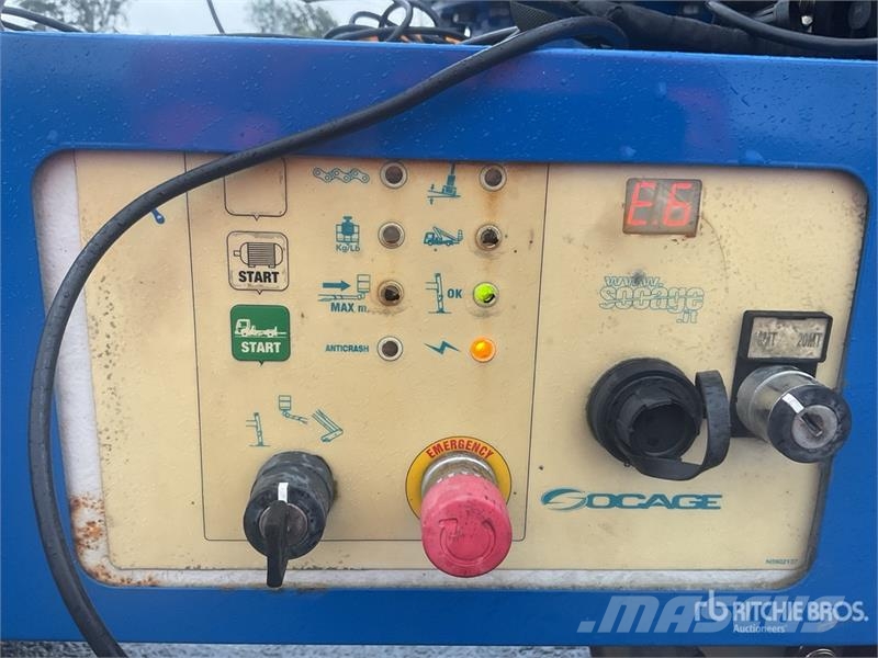 Nissan Socage 20TJ 19.7 m on Nissan NT400 4x2 Bucket Truc Auto hoogwerkers