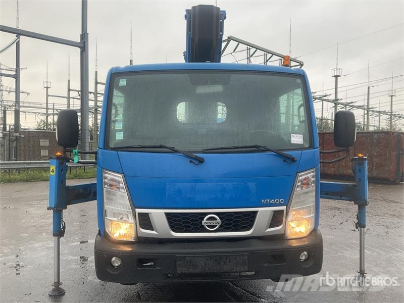 Nissan Socage 20TJ 19.7 m on Nissan NT400 4x2 Bucket Truc Auto hoogwerkers