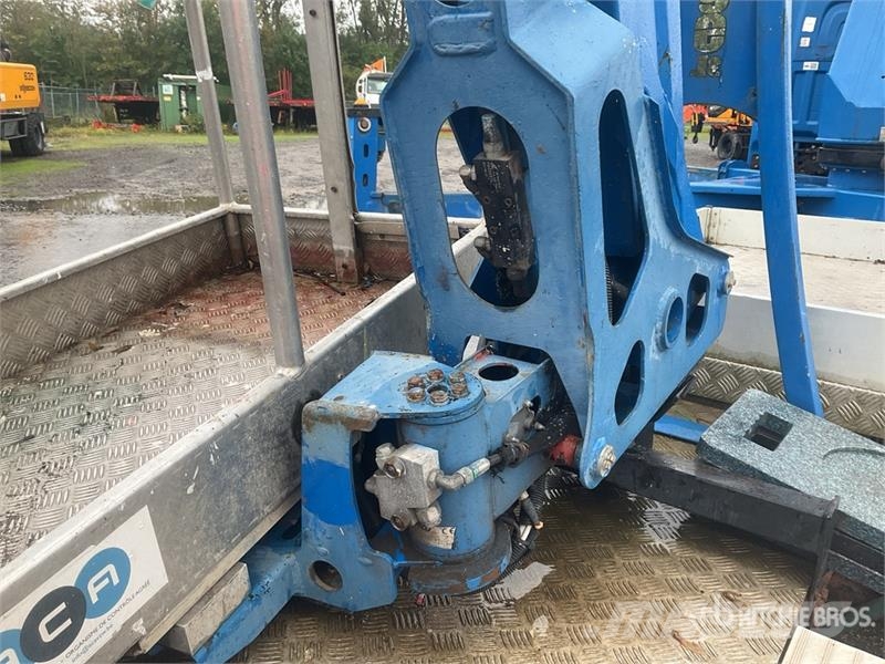 Nissan Socage 20TJ 19.7 m on Nissan NT400 4x2 Bucket Truc Auto hoogwerkers