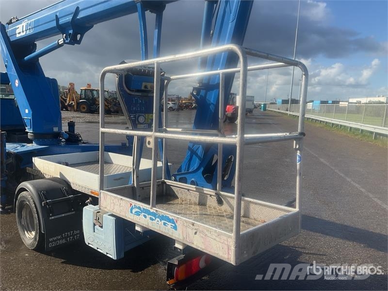Nissan Socage 20TJ 19.7 m on Nissan NT400 4x2 Bucket Truc Camion nacelle