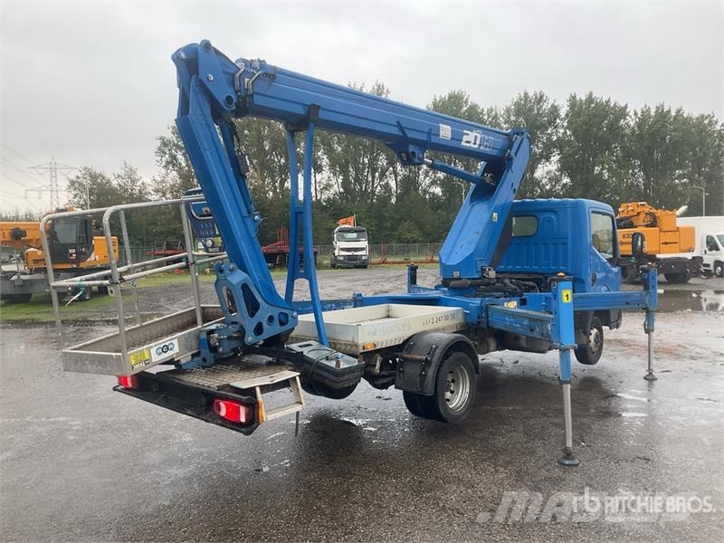 Nissan Socage 20TJ 19.7 m on Nissan NT400 4x2 Bucket Truc Auto hoogwerkers