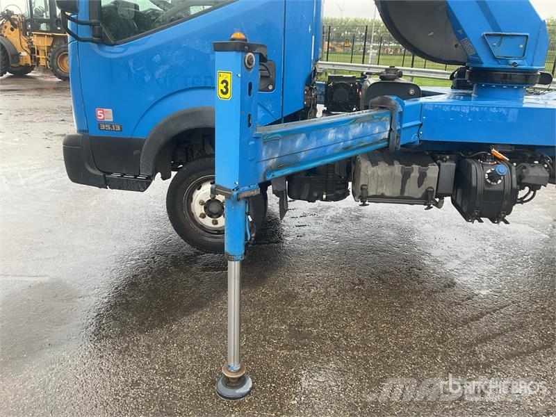 Nissan Socage 20TJ 19.7 m on Nissan NT400 4x2 Bucket Truc Auto hoogwerkers