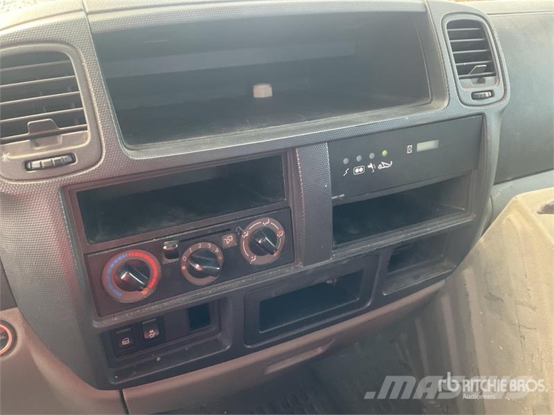 Nissan Socage 20TJ 19.7 m on Nissan NT400 4x2 Bucket Truc Camion nacelle