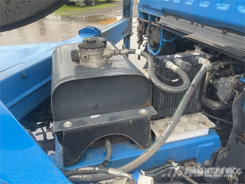 Nissan Socage 20TJ 19.7 m on Nissan NT400 4x2 Bucket Truc Auto hoogwerkers