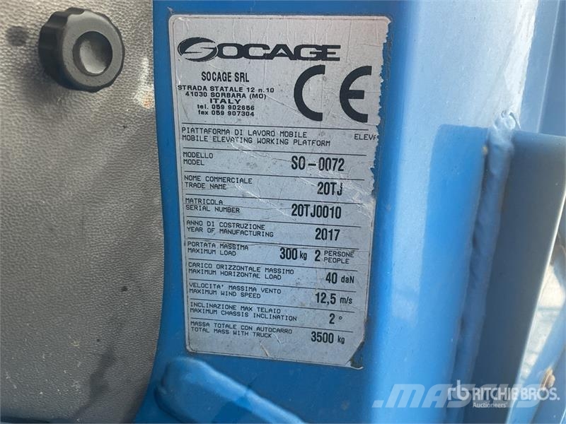 Nissan Socage 20TJ 19.7 m on Nissan NT400 4x2 Bucket Truc Auto hoogwerkers