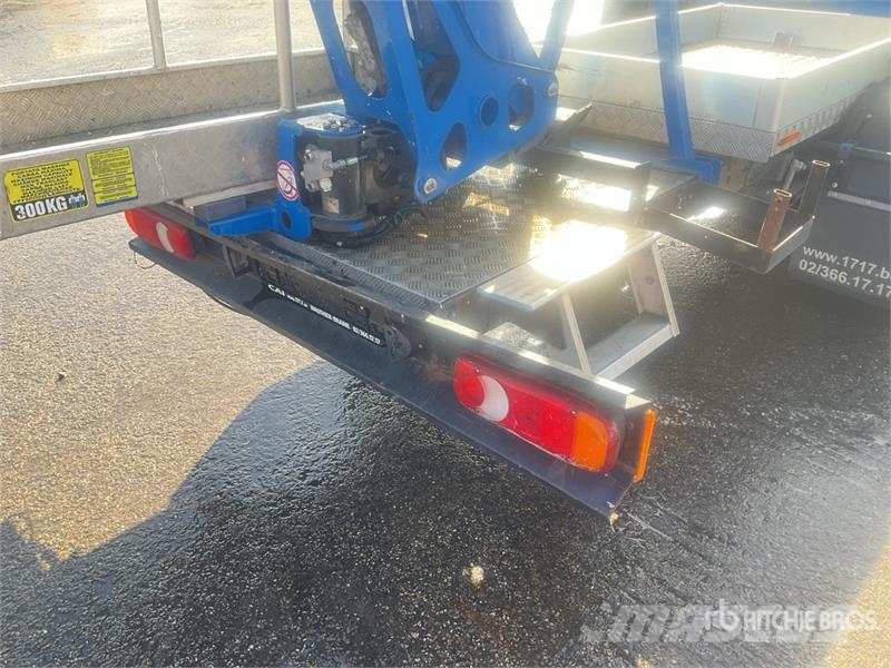 Nissan Socage 20TJ 19.7 m on Nissan NT400 4x2 Bucket Truc Camion nacelle