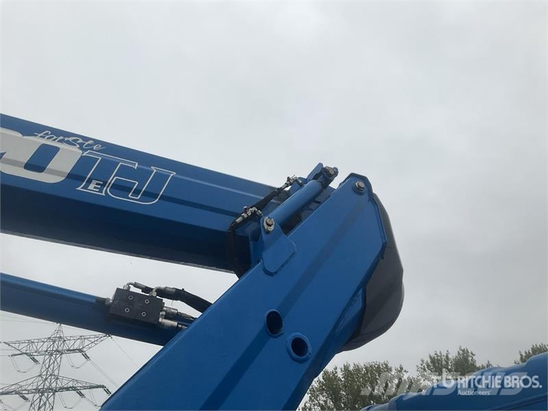 Nissan Socage 20TJ 19.7 m on Nissan NT400 4x2 Bucket Truc Auto hoogwerkers