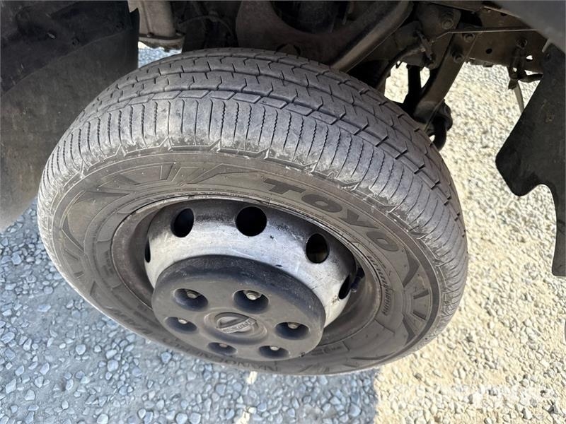 Nissan Socage 25D 24 m on Nissan Cabstar 35.13 Bucket Tru Teherautóra szerelt emelők és állványok