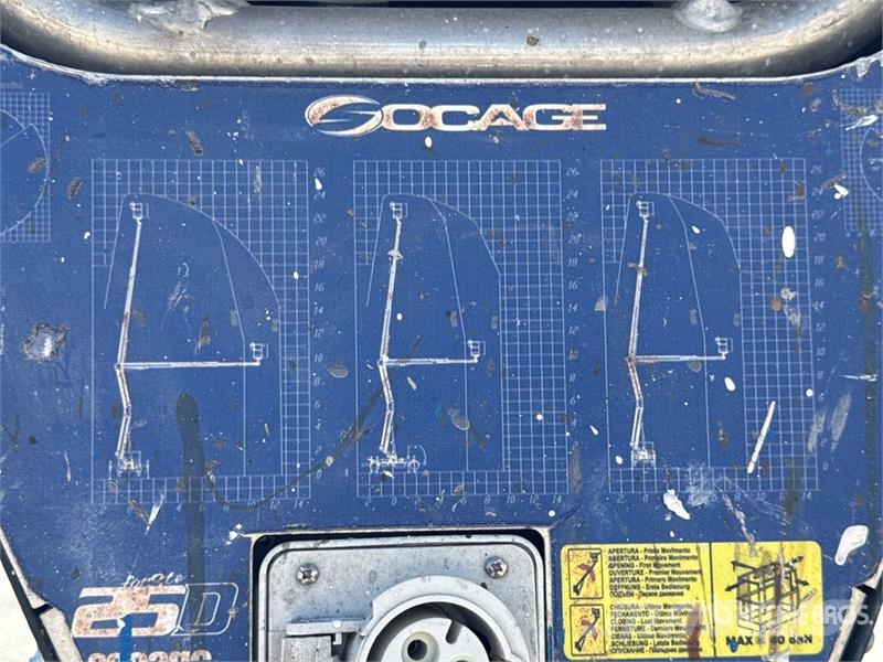 Nissan Socage 25D 24 m on Nissan Cabstar 35.13 Bucket Tru Teherautóra szerelt emelők és állványok