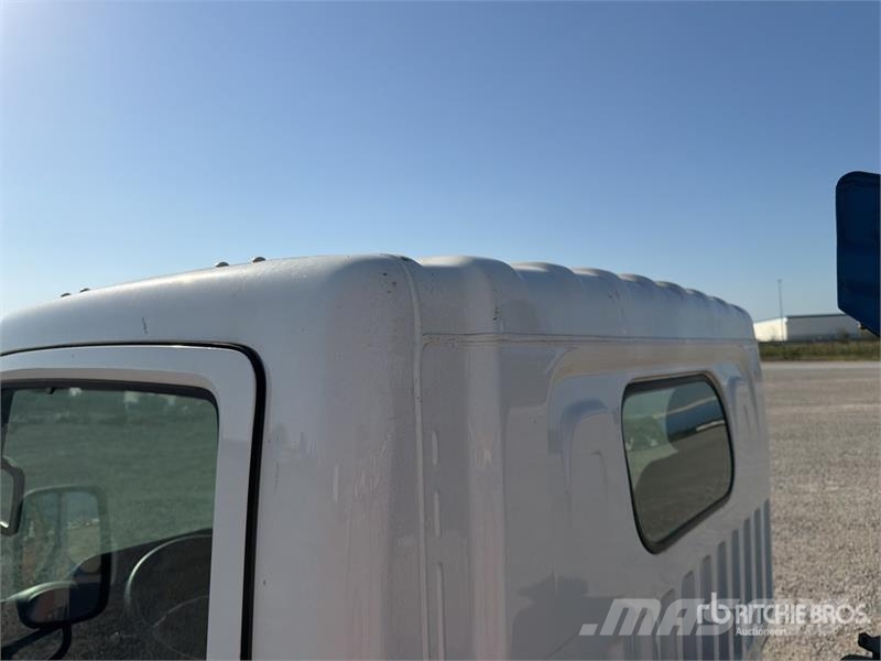 Nissan Socage DA320 19 m on Nissan NT400 Bucket Truck Autoplošiny